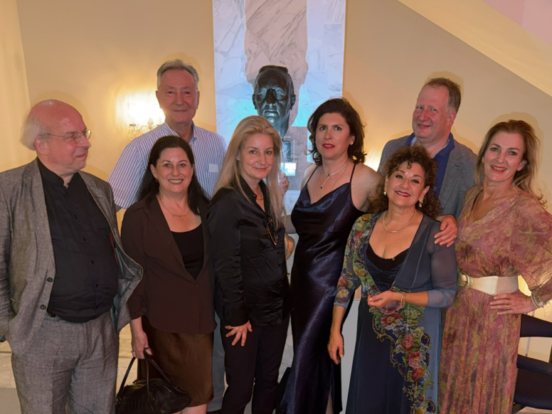 Gruppenfoto nach dem Konzert im oberen Foyer